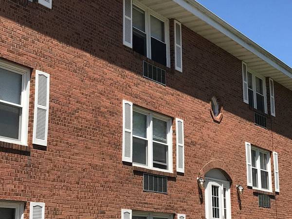 $980 / 2br - 900ft2 - Fitness Center, On-Site Management, Cable Ready63700527526915123