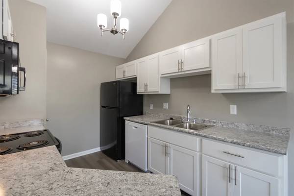 $1,335 / 1br - 852ft2 - 1 Bedrooms Available NOW! Love Where You Live! (Florence)63974468757507120
