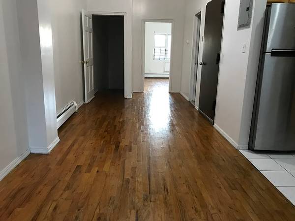 $2,700 / 2br - 900ft2 - SUNNY KING SIZE 2 BED!CLOSET SPACE!AMAZING VALUE!900SQFT!NEAR TRANSIT! (East Flatbush)63874742779651121