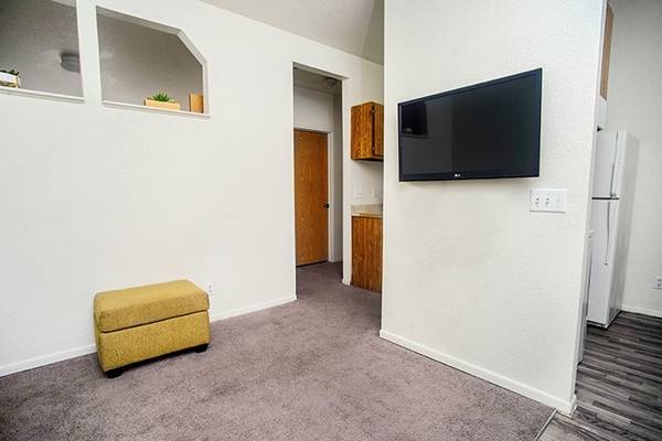 $397 / 400ft2 - Easy freeway access, Close to UNLV, Studio/1B63859500338435121