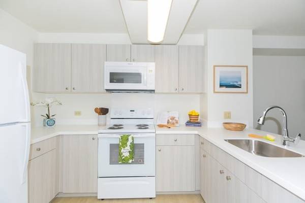 $1,669 / 1br - 358ft2 - Love This Location with your 1x1 Bedroom Minutes from Convenience. (417 Kānekapōlei St, Honolulu, HI)63939535633282123