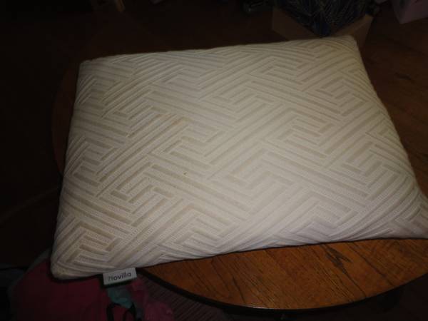 New Novilla memory foam pillow 1
