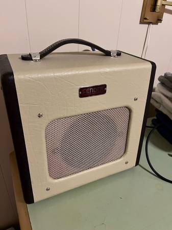 Fender Champion 600 5-Watt Tube Amp 1