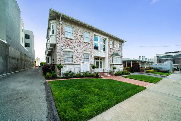 Virtual Office with physical Adress and private office access 1