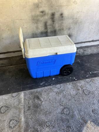 Coleman 50 Qt Rolling Cooler (11-27) 1