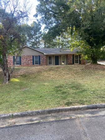 $1,600 / 3br - 1680ft2 - 3 habitaciones 2 baños 1680 pies cuadrados 1600.00 (Phenix City)63843421349635120