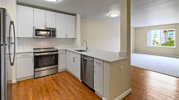 $3,385 / 2br - 1126ft2 - SPACIOUS 2BR 2BA NEAR BART, SHOPPING & FREEWAYS BONUS FITNESS CENTER!! (daly city)63880132749569122