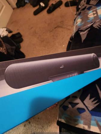 Brookstone Elite Pulse Soundbar 1