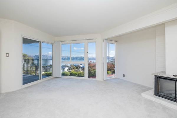 GORGEOUS 1BD 1BA CONDO IN SUASALITO~DECK W/BAY VIEWS, PARKING, POOL, W/D IN UNIT 1
