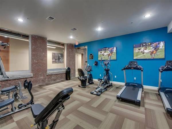 $2,255 / 2br - 927ft2 - Need to move in asap?? Come check out your apartment today! (222 west street)63931920976643124