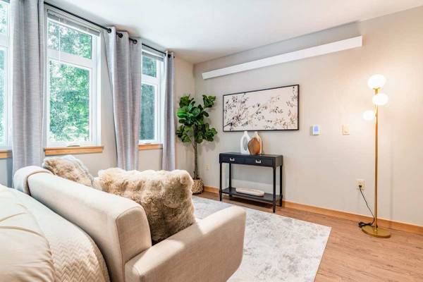 GET 1 MO. FREE AND EXTRA SPECIAL WHEN YOU MOVE IN BY 10/31- CALL TODAY 1