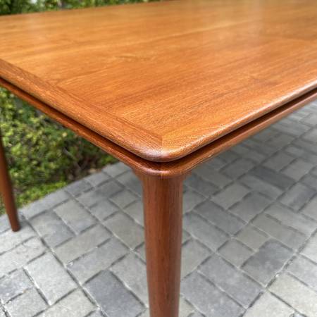 Gran mesa de comedor danesa de teca con hoja extensible de Skovmand & Andersen - $1.75063471349719171124