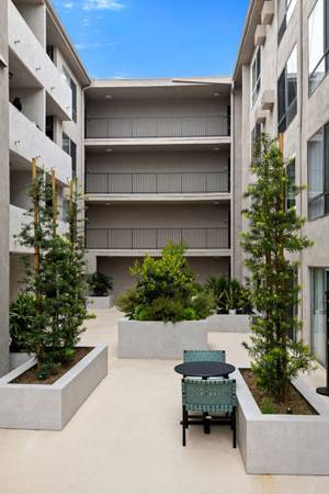 $2,570 / 1br - 700ft2 - EV Parking, Courtesy Patrol, Yoga Room (Hollywood)63774461186051123