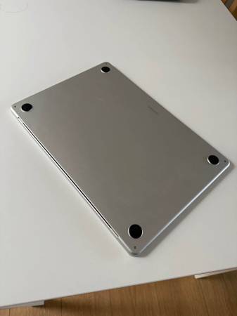 MacBook Air 2024 M3 15” – 512GB 1