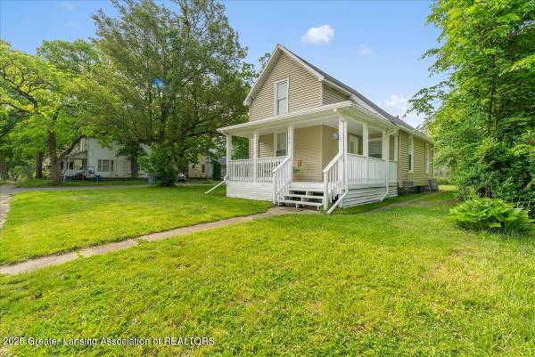 $116,000 Beautifully updated 2-bed home with possible LAND CONTRACT TERMS! (Lansing, MI)63620245501059121