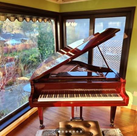 Elegant Polished Mahogany Wurlitzer Baby Grand Piano 1