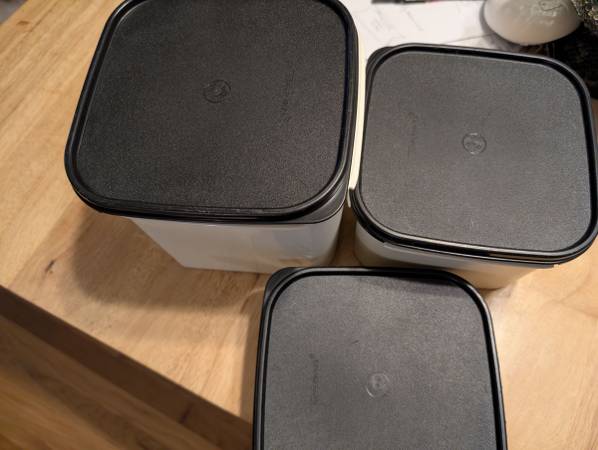 Tupperware square modular mate set 1