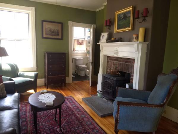 $725 / 1br - Cozy furnished BR in lovely downtown home, avail. Oct-May (Northampton)64017044979073122