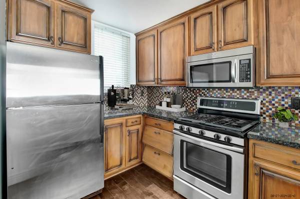 $3,295 / 2br - 1049ft2 - 1 Mes Gratis || Recientemente Reformado 2+2 en Sherman Oaks || ¡Llama AHORA! (Sherman Oaks)63952930498434122