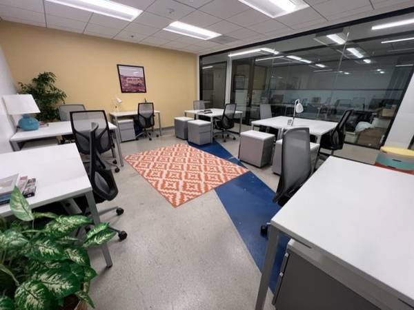 ✨Your Future Dedicated Desk Is Calling..📞 15% OFF 1