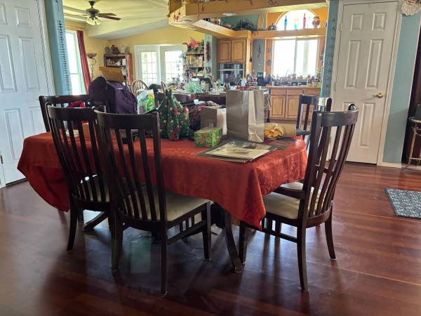 Kitchen table 1