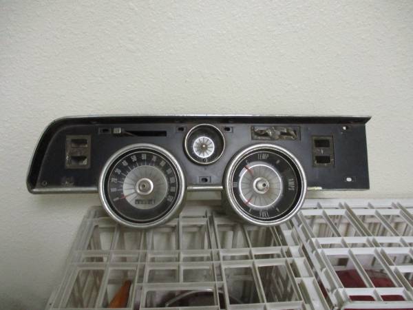 Cougar 1968 Dash Cluster 1