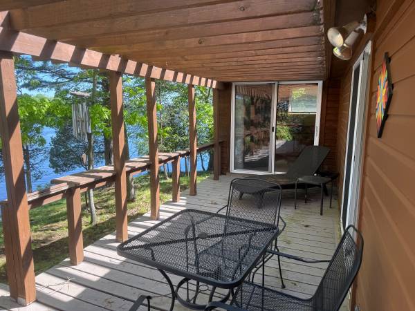 $800 / 1br - Black Lake (Hammond)63420373938563124