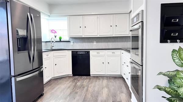 $425,000 / 4br - 1790ft2 - *****Casa Elegante y Actualizada en Carrollton CON PISCINA**4Dormitorios**2Baños***** (Carrollton, Texas)63867602558467123