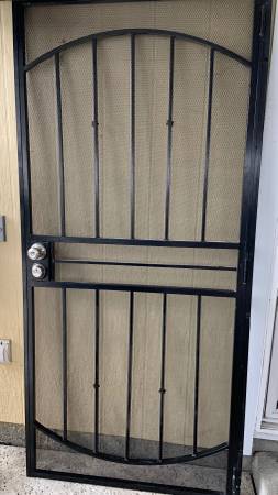 Security creen door 1