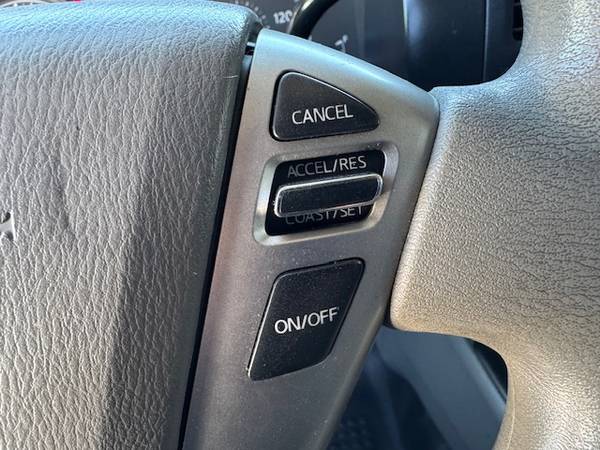 2017 Nissan NV2500 SV - Photo 11