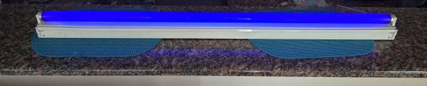Black Light - 4ft Plug-in Fluorescent Fixture with bulb 1