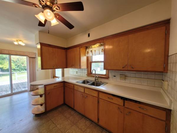 $375,000 / 4br - 1622ft2 - 4 bedroom, 2 Full Baths, Cape Cod (New Berlin)64152183682691121