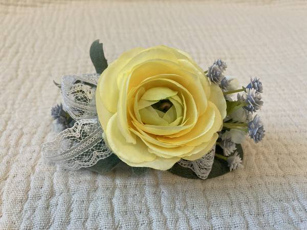 Wedding Floral Wrist Corsage and Boutonniere set (6 items) 1