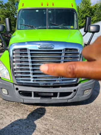2016 Freightliner Cascadia 125 - $25,000 (Conyers)63620450237057120