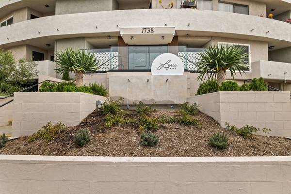 $3,280 / 2br - 1000ft2 - Yoga Room, Framed Bathroom Vanity Mirrors, Countertops - Quartz (Hollywood)63840114667009124