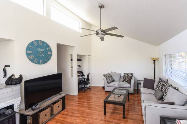 $95 / 1br - Spacious Furnished Condo (short term lease) (Golden Hill/South Park)64196496028290124