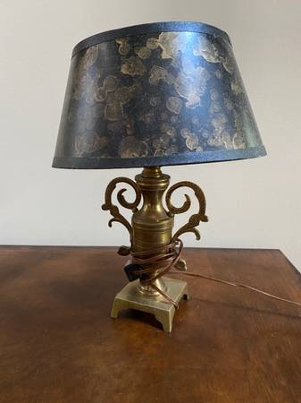 Antique brass lamp 10in tall 1