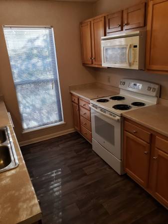 $1,600 / 2br - 1036ft2 - 2 Bedroom 1.5 Bath $1,600 1036ft2 (Asheville)64029375005313123