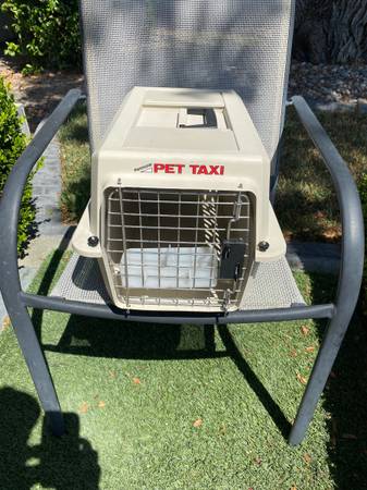 Hard Case Pet Carrier - Small Dog/Cat/ETC 1