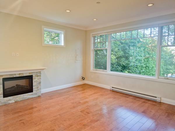 Luxurious Unit in Heritage Building 5