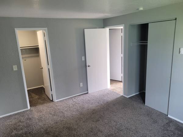 $1,400 / 2br - 850ft2 - 2 bedroom with Washer & dryer and Fireplace!!! (Kennewick)64054767060995121