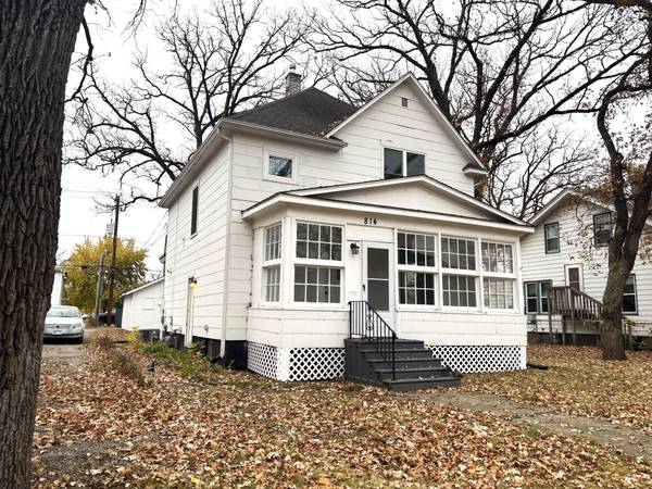 Spacious 7 Bed 2 Bath Family Home 1