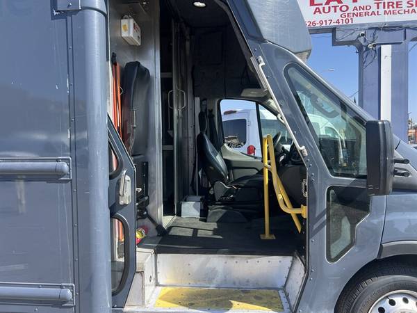 2021 Ford Transit 350 HD - Photo 15