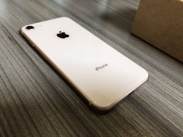 iPhone 8 - Rose Gold - 64GB - Unlocked 1
