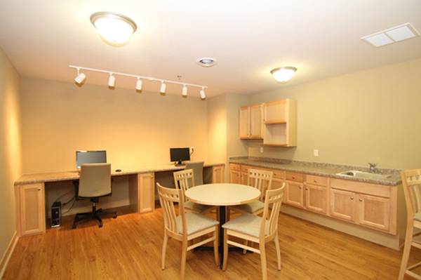 $915 / 1br - 640ft2 - Air Conditioning, Refrigerator, On Site Management (475 Marion Road, Oshkosh, WI)63838112856065121