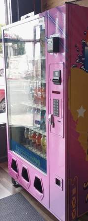 LARGE SODA VENDING MACHINE FOR SALE! 1