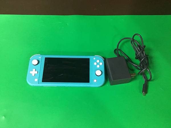 Nintendo switch lite 1