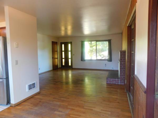 $2,495 / 3br - 1586ft2 - Spacious 3/Bedroom-1-1/2Bathroom Home In Frendly The Area (Eugene)63977278256002122