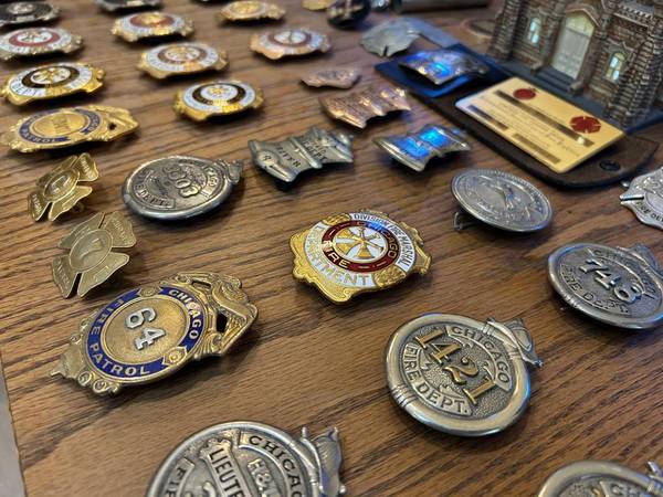 CHICAGO FIRE DEPARTMENT BADGES WANTED 1