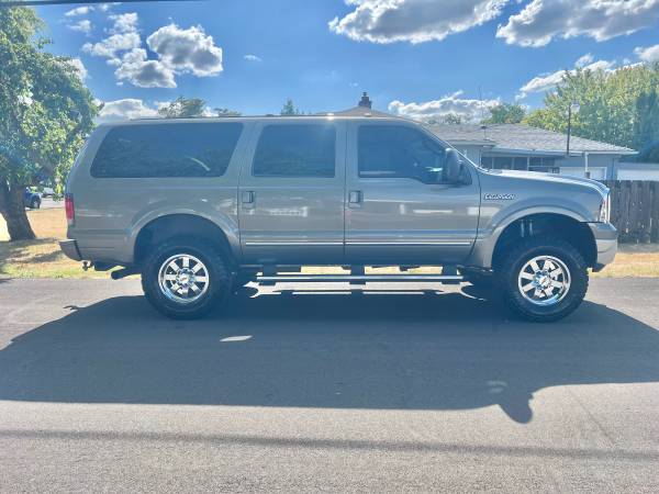 2005 Ford Excursion Limited Diésel con pocos kilómetros - $16,50063435710128387121